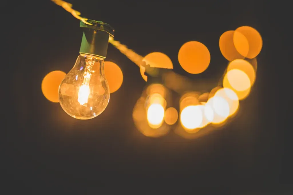 Por que a conta de luz aumentou? Descubra o que pode ser e o que fazer