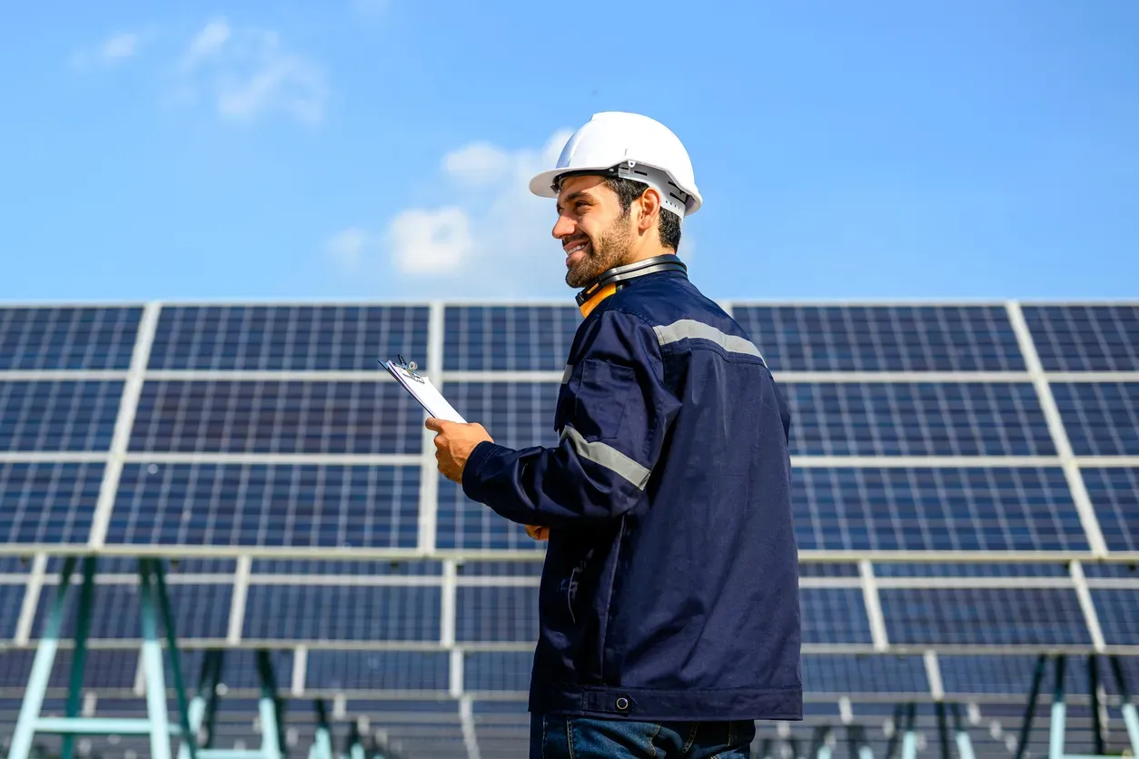 Armazenamento de energia solar: como guardar a energia do sol para usar depois
